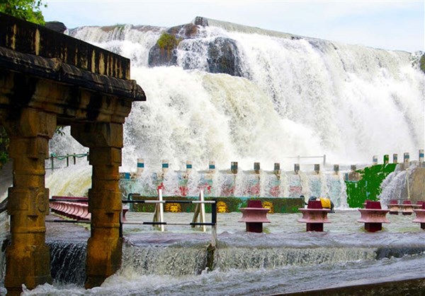 Thirparappuwater-falls2.jpg